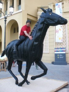 Recycling Skulptur aus abgefahrenen - gebrauchten Reifen, Pferde Skulptur